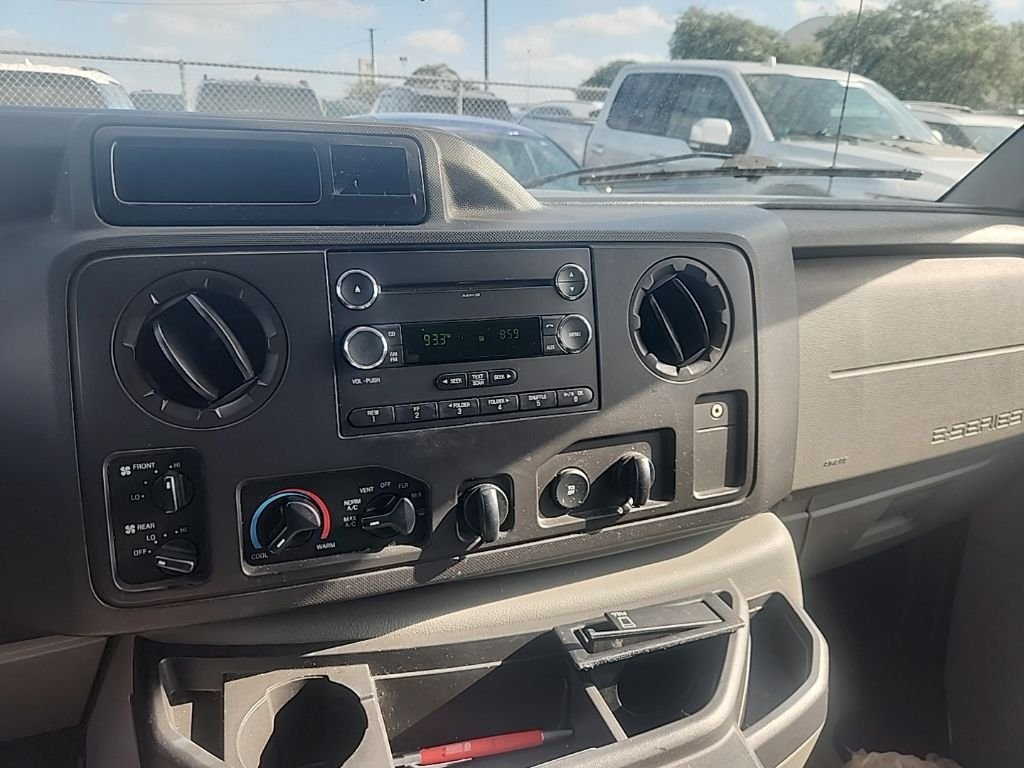 Used 2013 White Ford XLT image 23