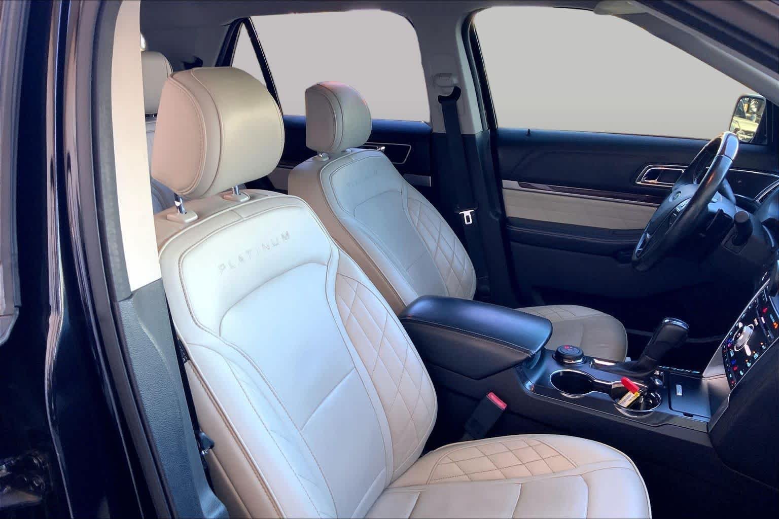Used 2017 Shadow Black Ford Platinum image 9