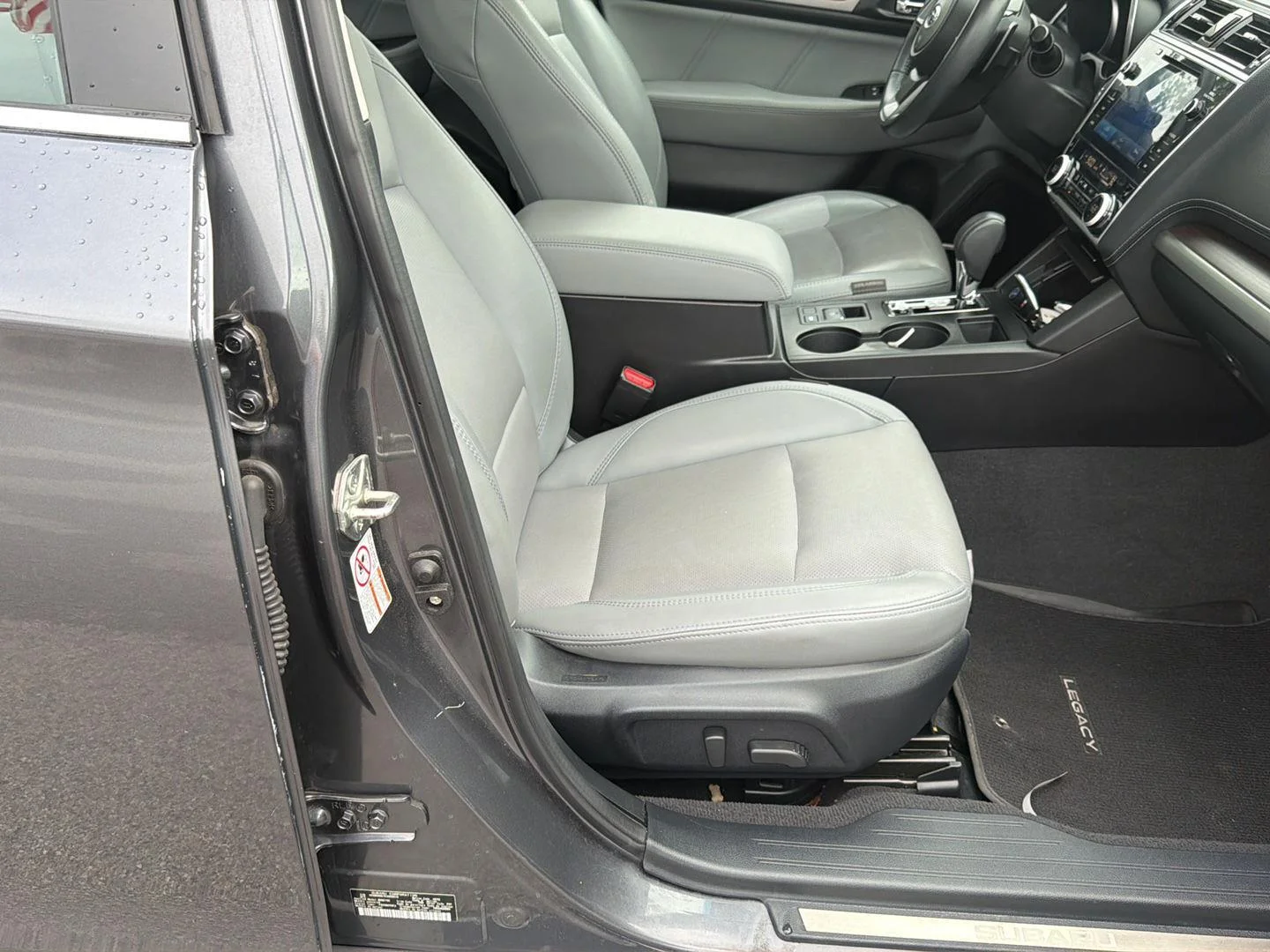 Used 2019 Magnetite Gray Metallic Subaru Limited image 16