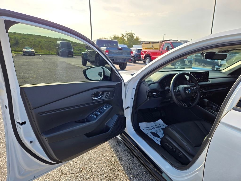 Used 2026 White Honda EX-L image 12
