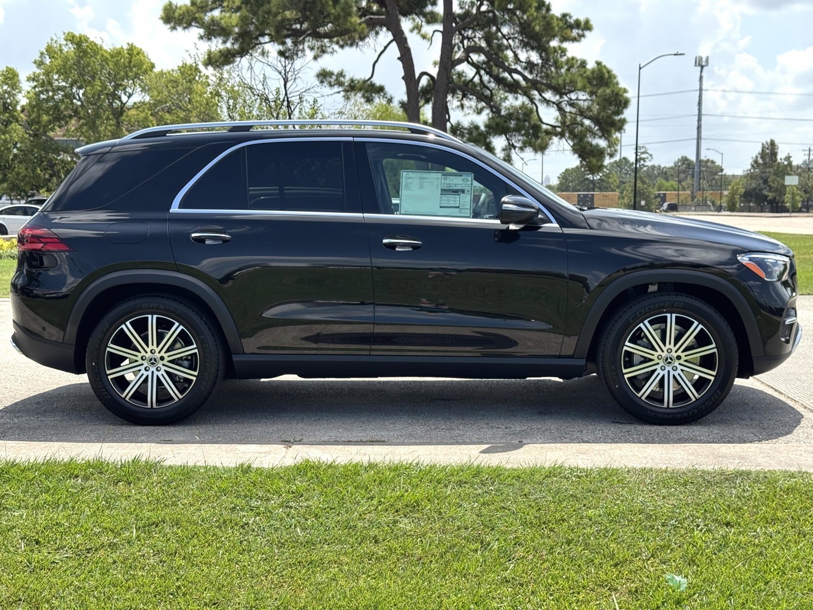 New 2026 Obsidian Black Metallic Mercedes-Benz GLE 350 image 26
