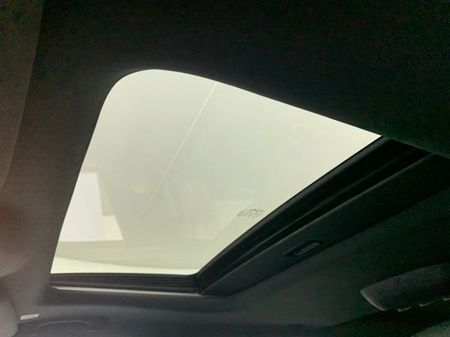 Used 2021 White/off-white Dodge R/T image 4