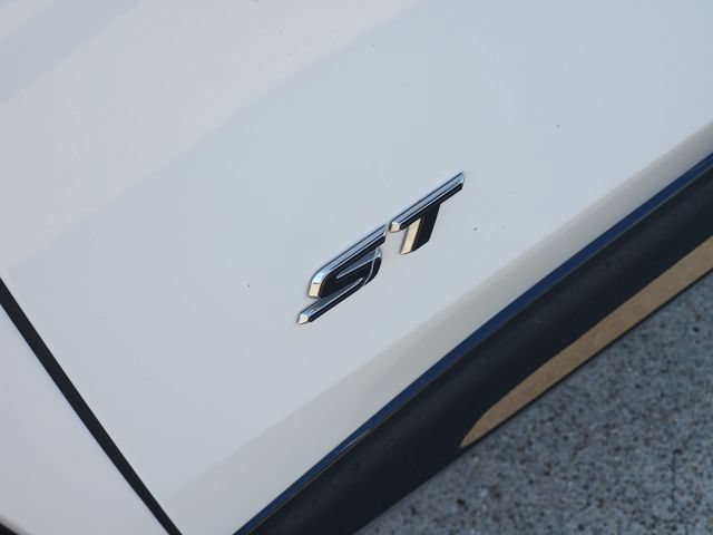 Used 2025 Summit White Buick Sport Touring image 9