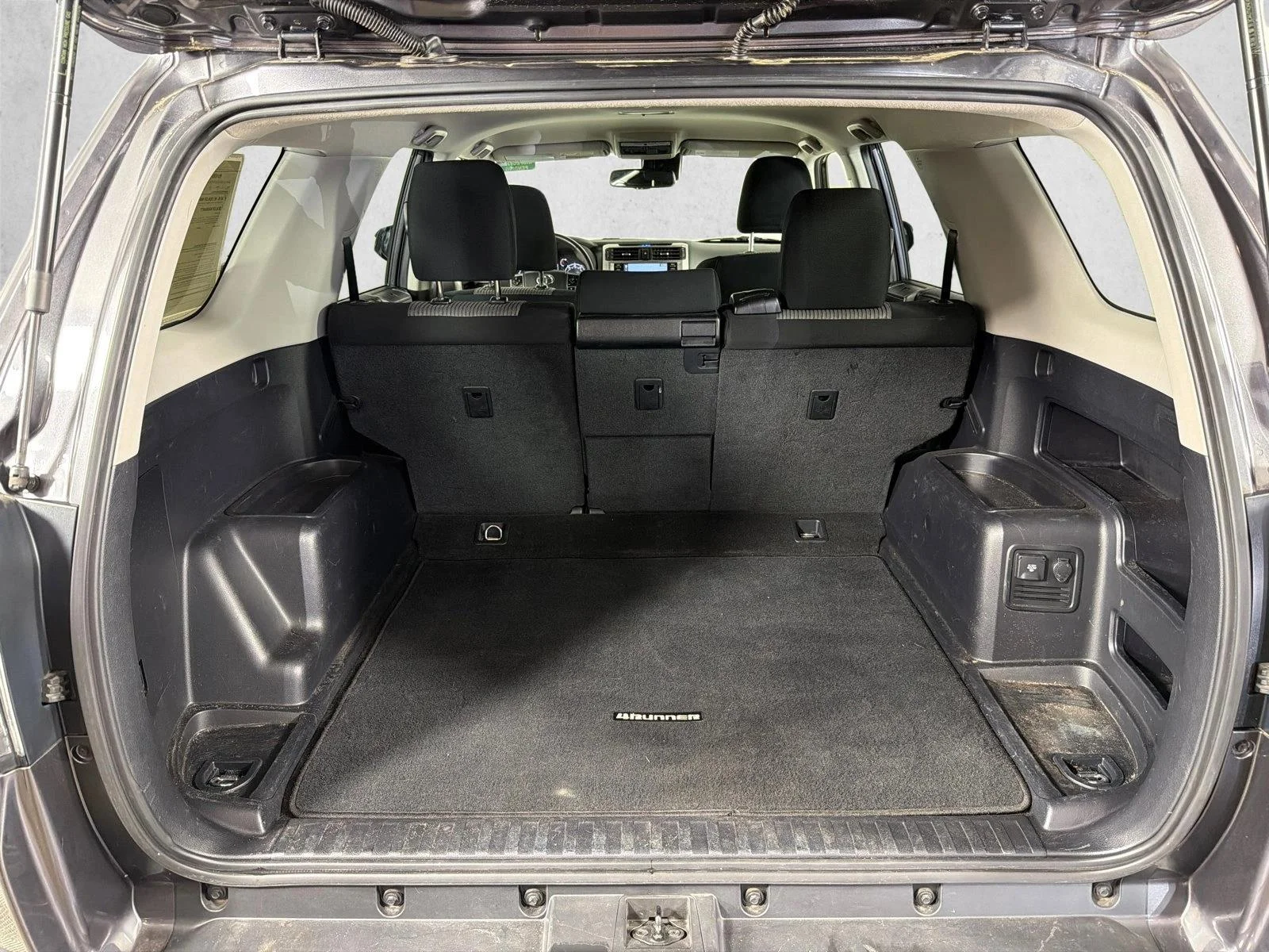 Used 2020 Silver Toyota SR5 image 19