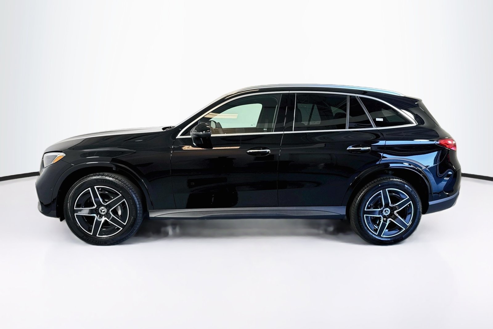 New 2026 Black Mercedes-Benz GLC 300 image 8