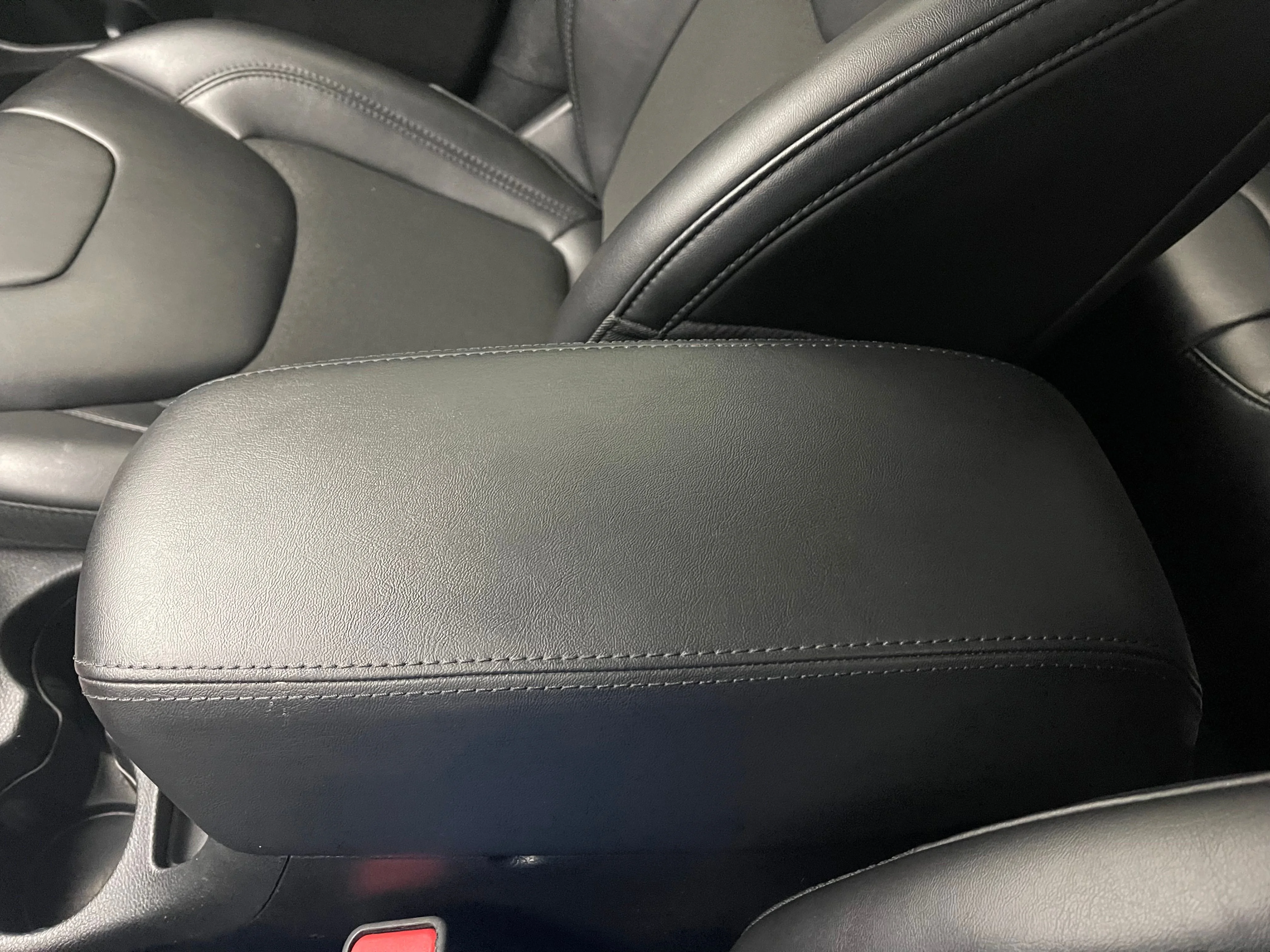 Used 2021 Velvet Red Pearlcoat Jeep Latitude Plus image 27