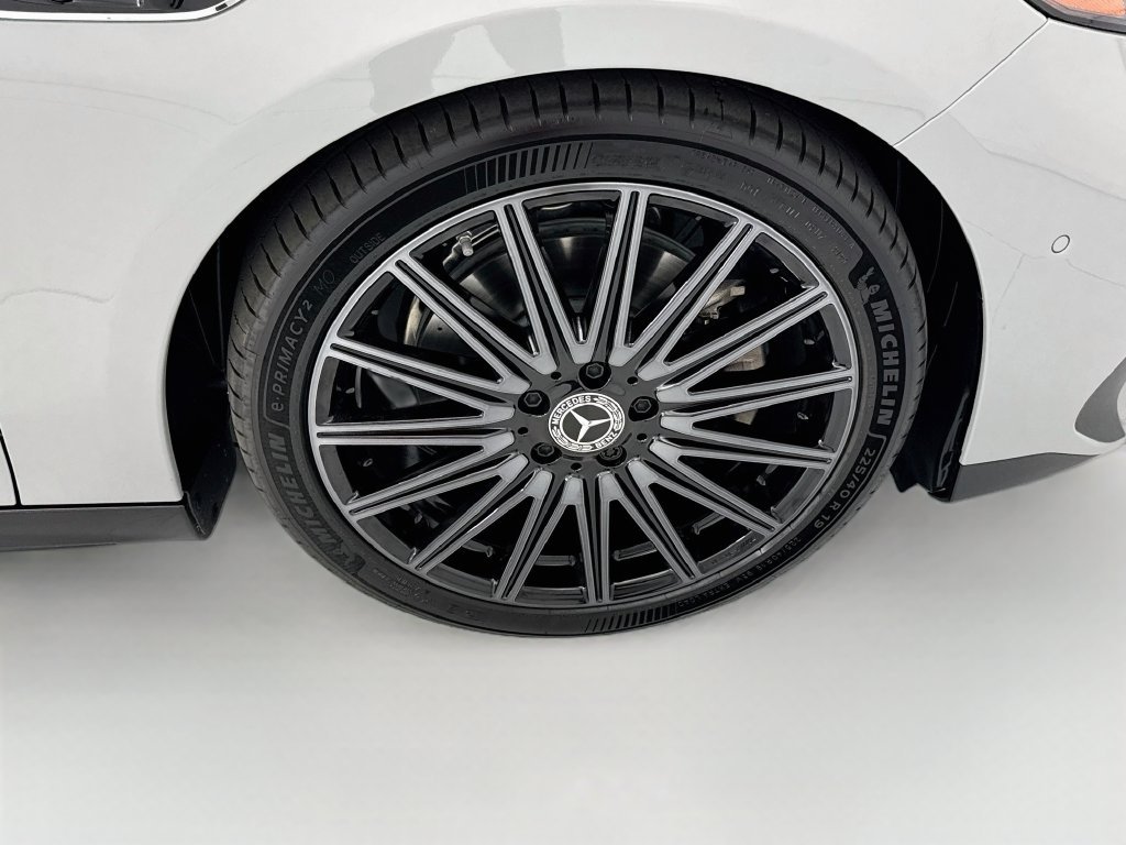 New 2027 MANUFAKTUR Alpine Grey Mercedes-Benz CLA 220 image 31