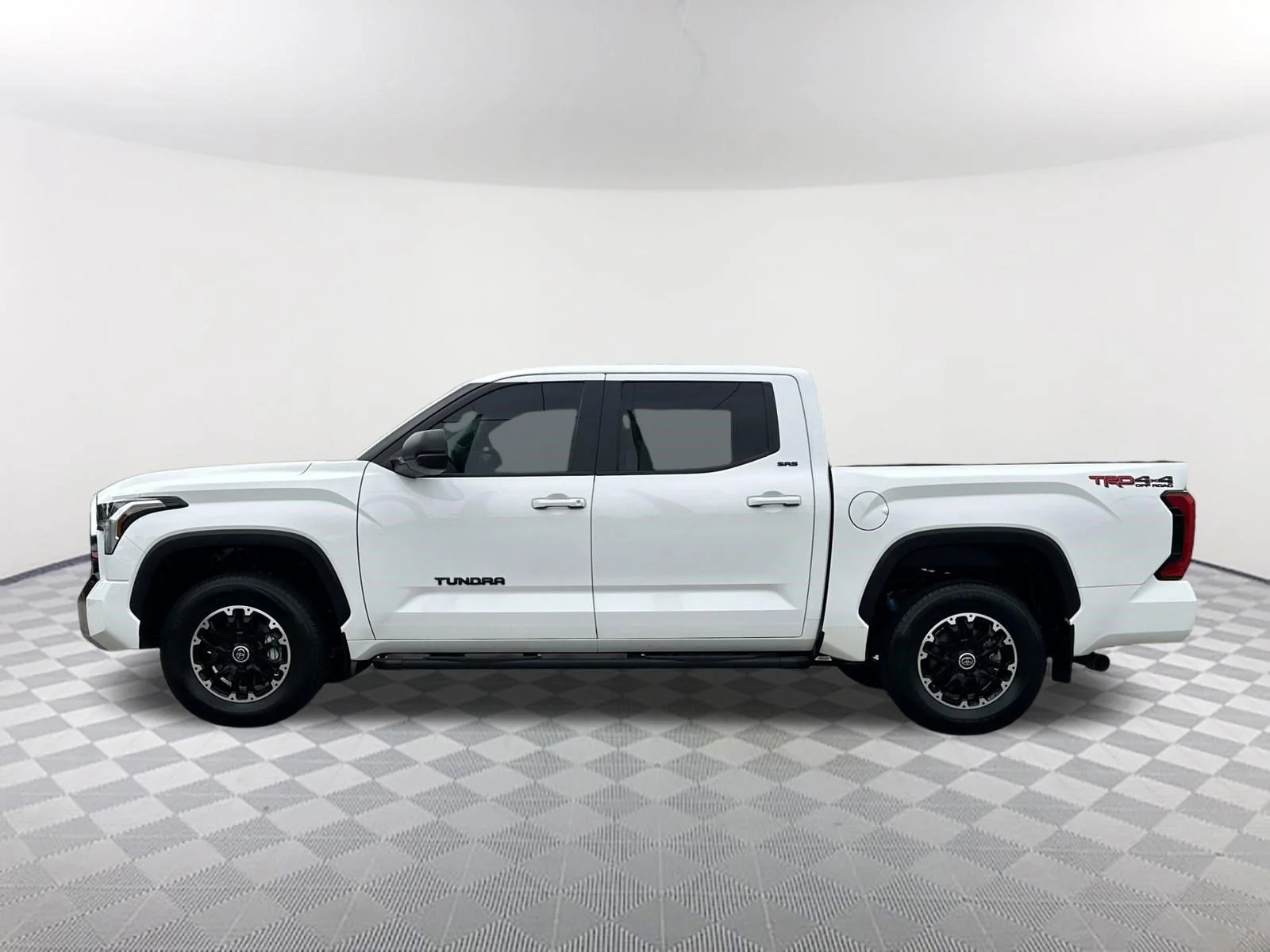 Used 2024 Ice Cap Toyota SR5 image 8