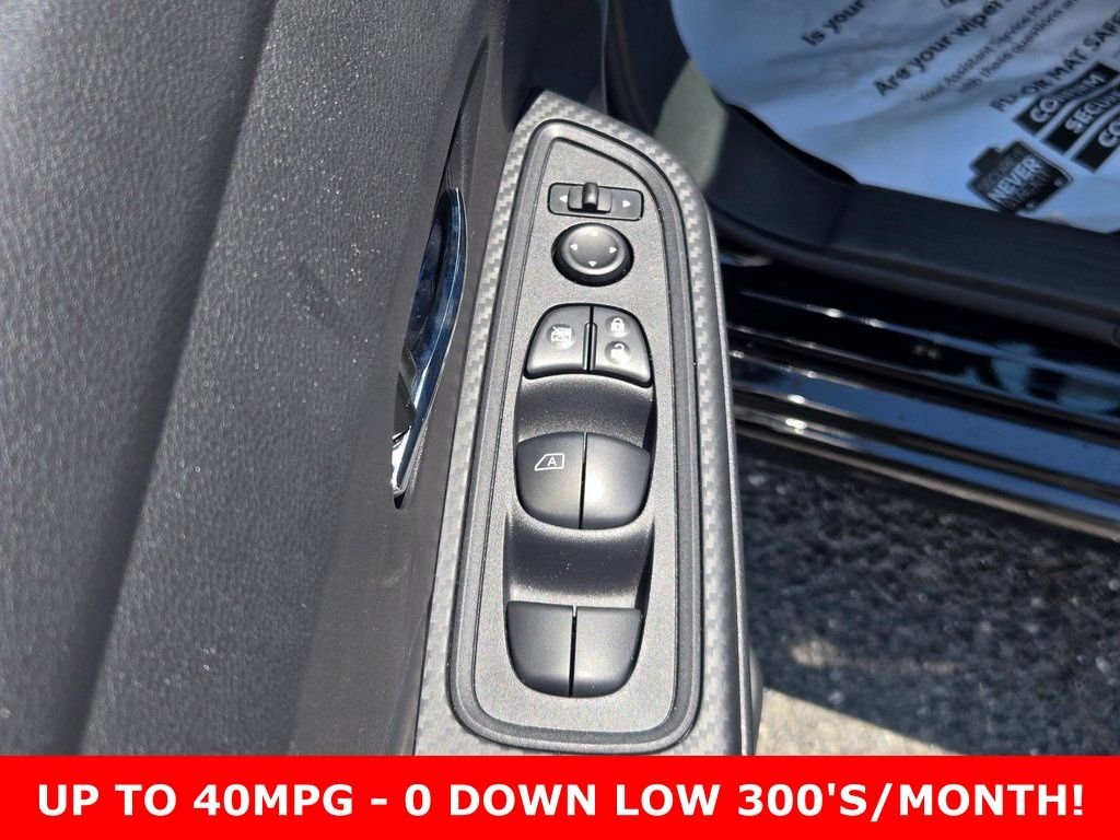 2025 Nissan Versa Sedan SV - Photo 28