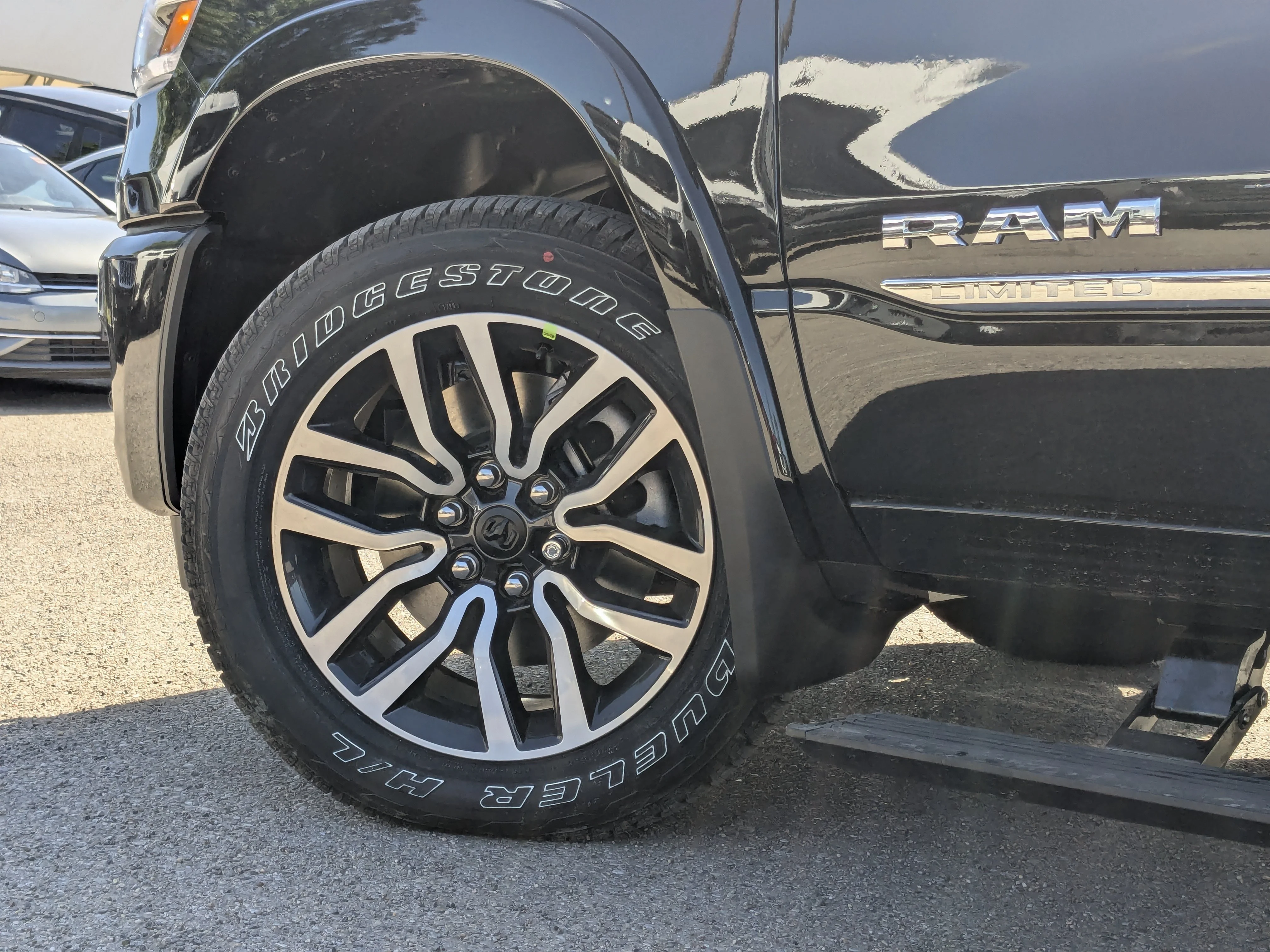 New 2026 Black RAM Limited - - 5.7L HEMI V8 - Pano Sunroof - Limited Lvl A Grp - Trailer Brake Ctrl & More! image 9
