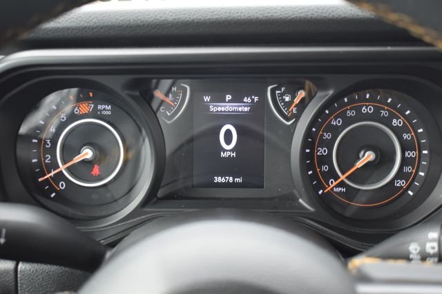 Used 2024 Green Jeep Sport S image 24