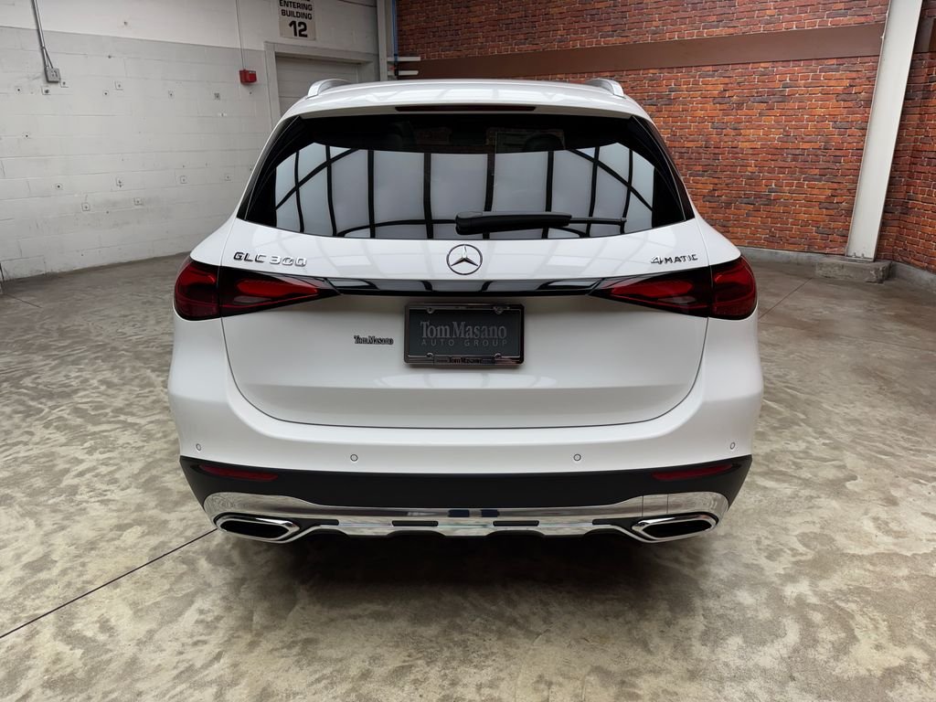 New 2026 White Mercedes-Benz GLC 300 image 4