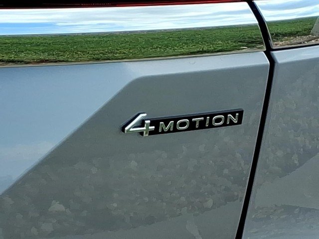 New 2026 Silver Mist Metallic Volkswagen SE w/Technology 4M image 12