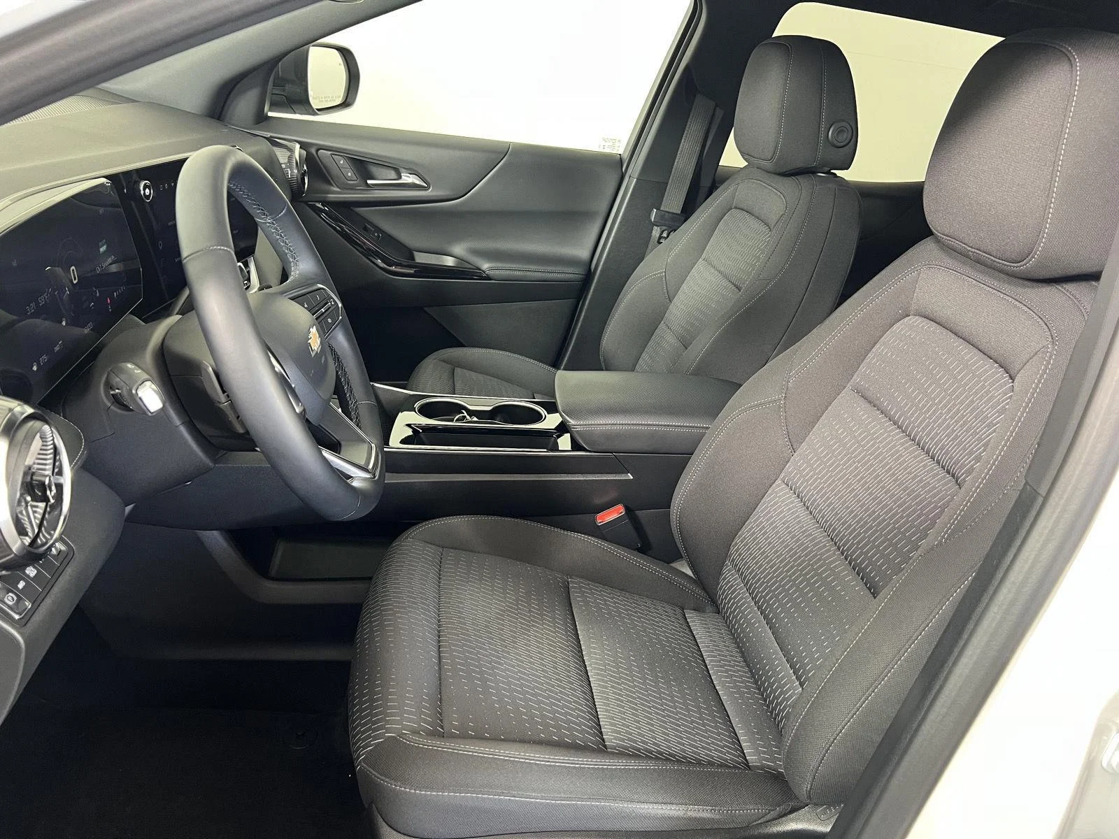 Used 2025 Summit White Chevrolet AWD LT image 5