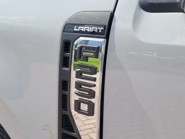 New 2026 Avalanche Ford Lariat image 9
