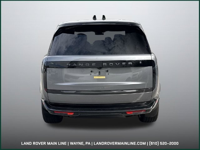 New 2027 Eiger Grey Land Rover SE image 4