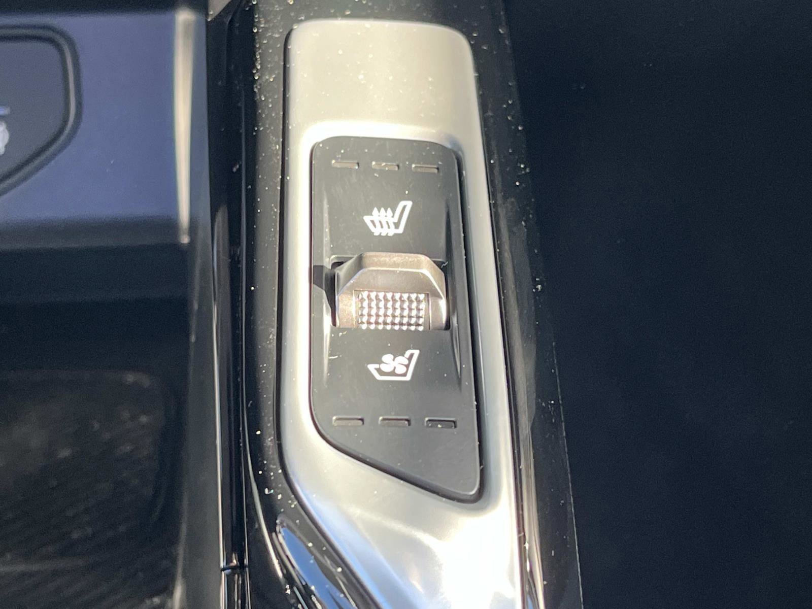 2025 Kia Sorento SX - Photo 33