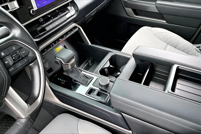 Used 2025  Toyota SR5 image 15