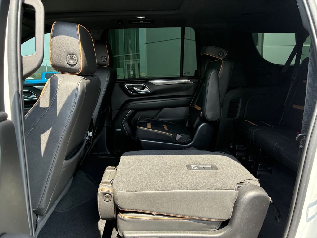 Used 2023 White GMC AT4 image 20