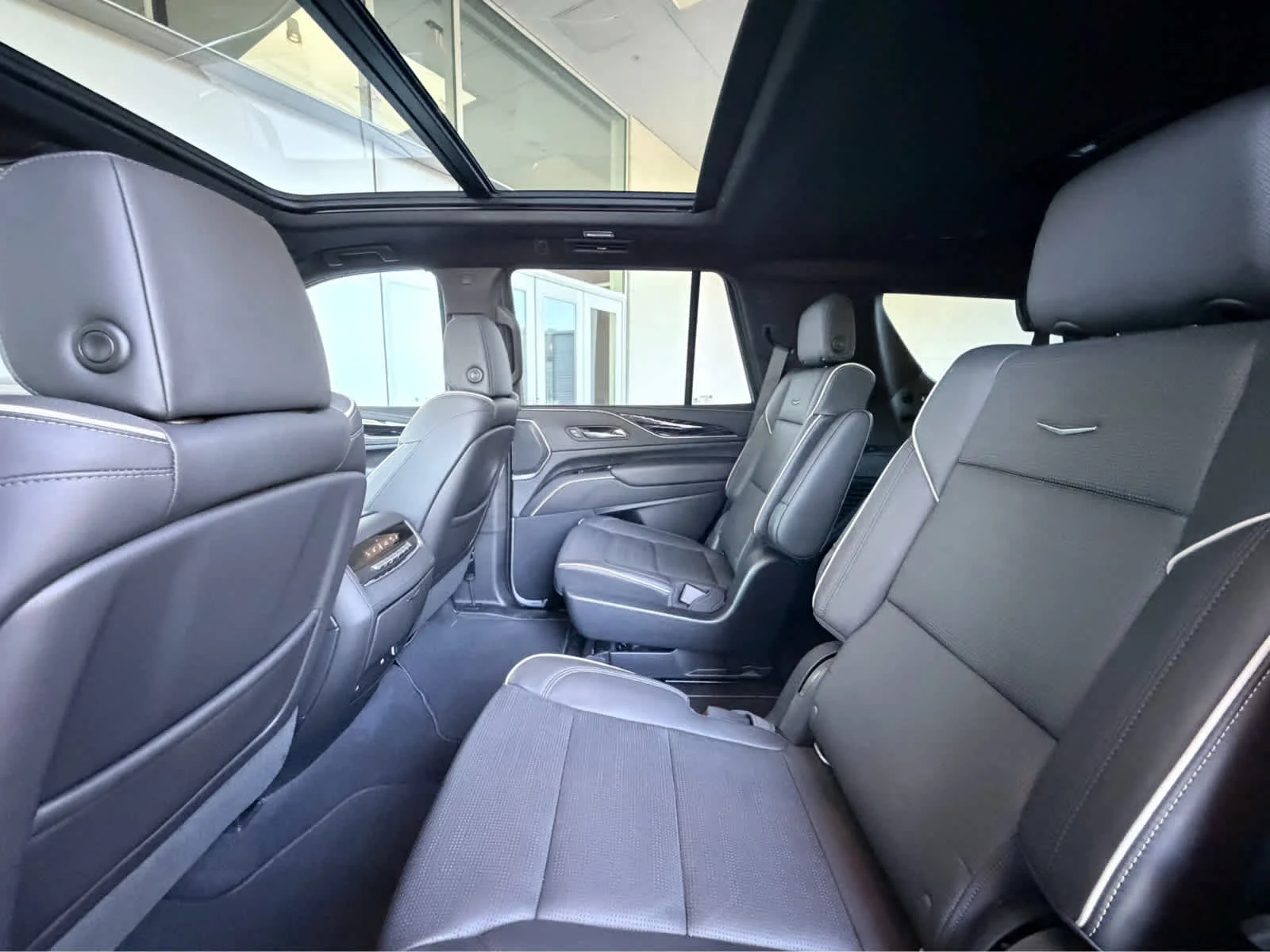 Used 2021 SATIN STEEL METALLIC Cadillac Sport image 28