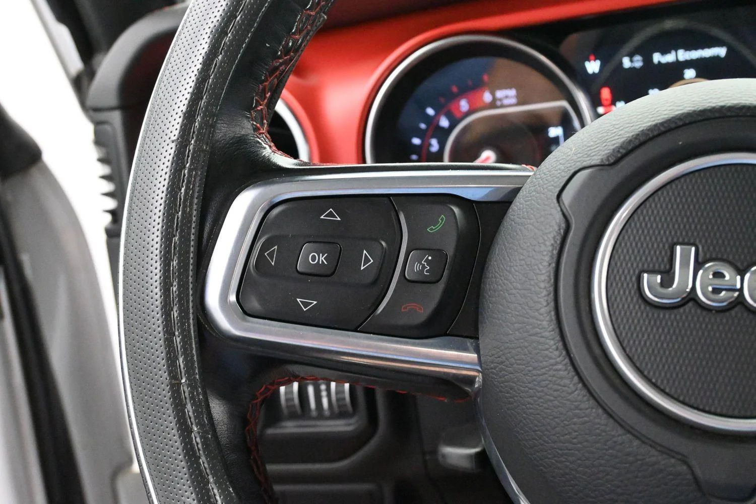 Used 2021  Jeep Rubicon image 16