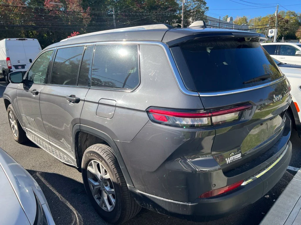 Used 2023 Gray Jeep Limited image 7