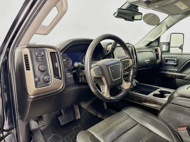 Used 2016 Black GMC Denali image 9