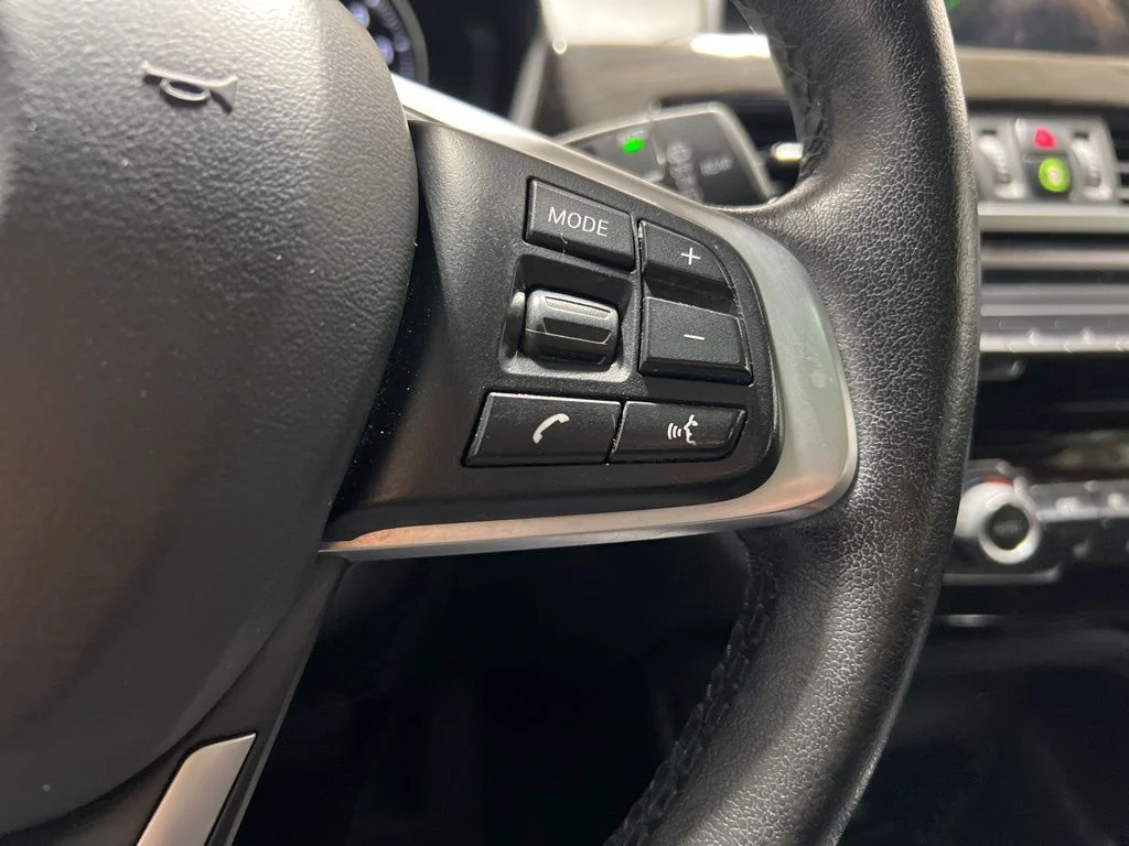 Used 2022 Black BMW xDrive28i image 30