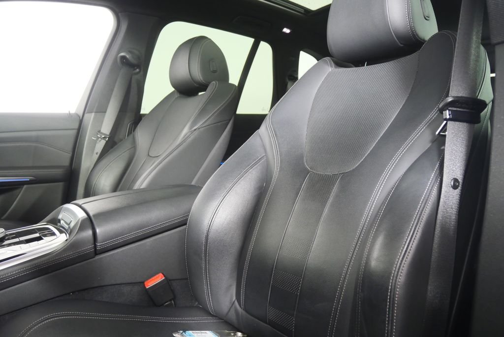 Used 2019 Gray Metallic BMW xDrive40i image 10