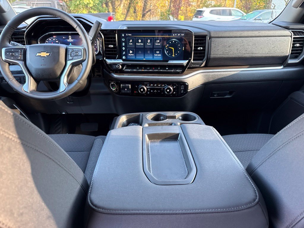 Used 2025 Black Chevrolet LT image 17