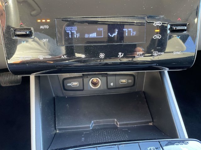 Certified Used 2023 Shimmering Silver Hyundai Blue image 29