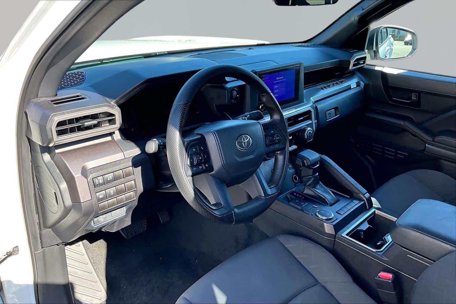 Used 2025 Ice Cap Toyota SR5 image 18