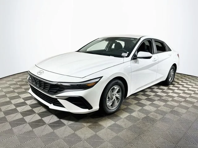 New 2026 White Hyundai SE image 7
