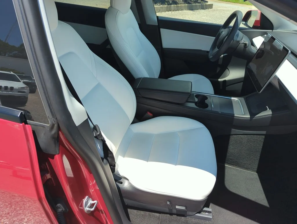 Used 2022  Tesla Performance image 34