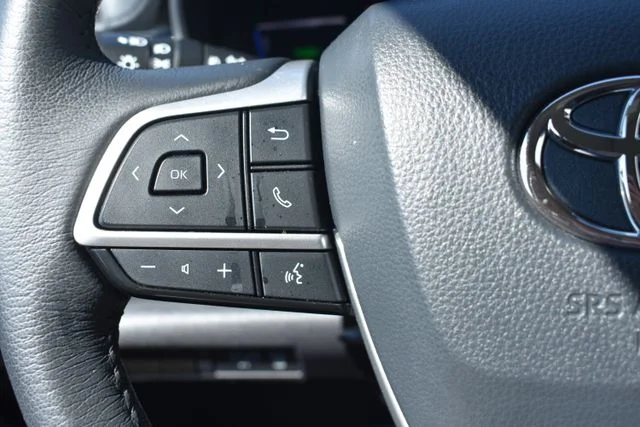 Used 2025 Black Toyota XLE image 24