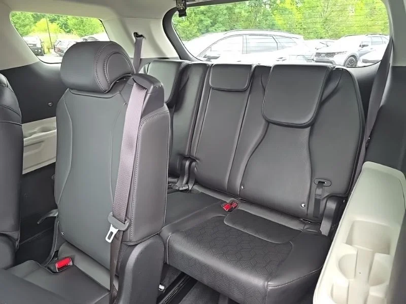 Used 2022 Silver Kia LXS image 27