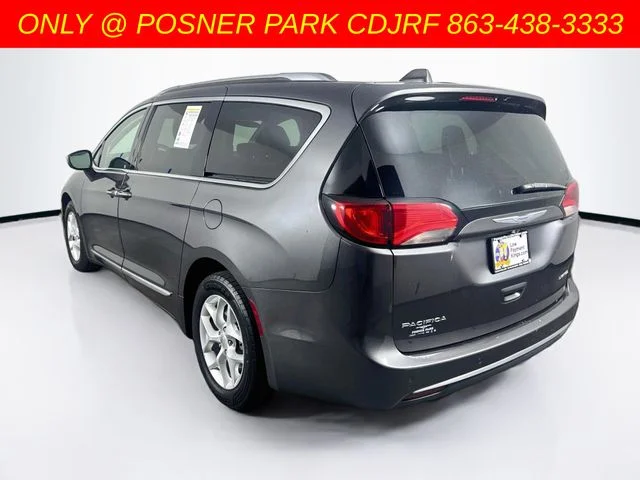 Used 2020 Gray Chrysler Limited image 5