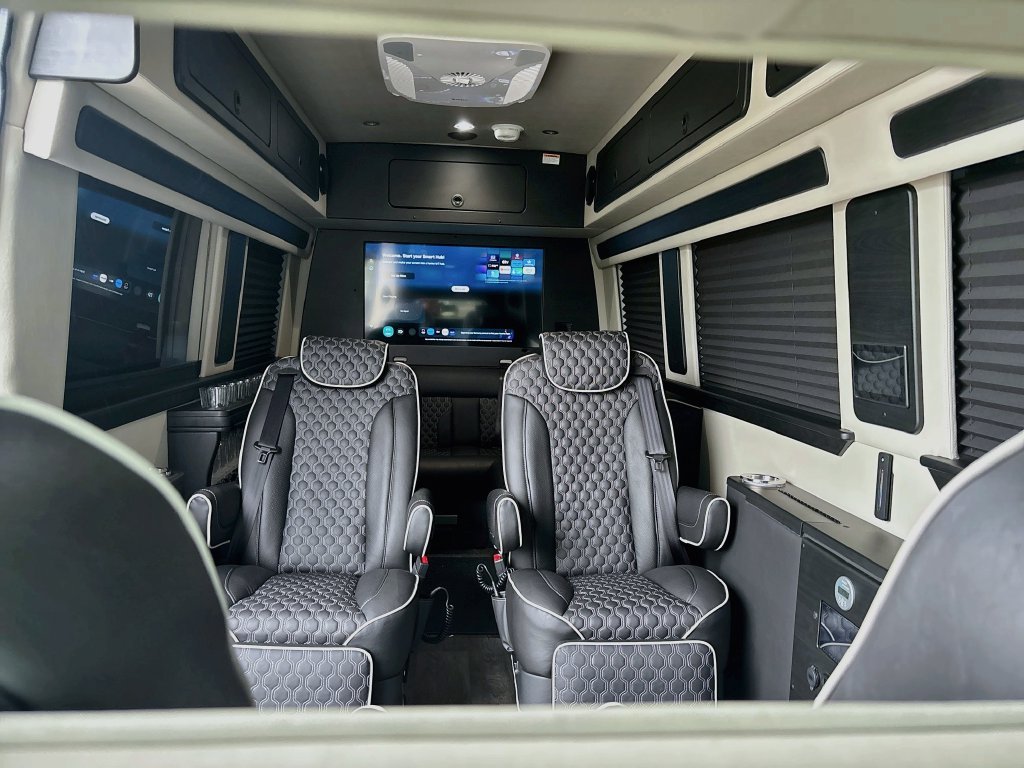 New 2026  Mercedes-Benz Midwest Business Class J Club image 27