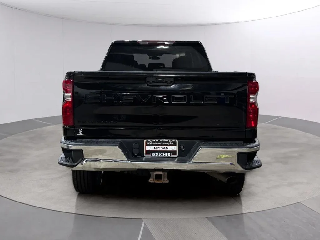 Used 2021 Black Chevrolet LT image 4