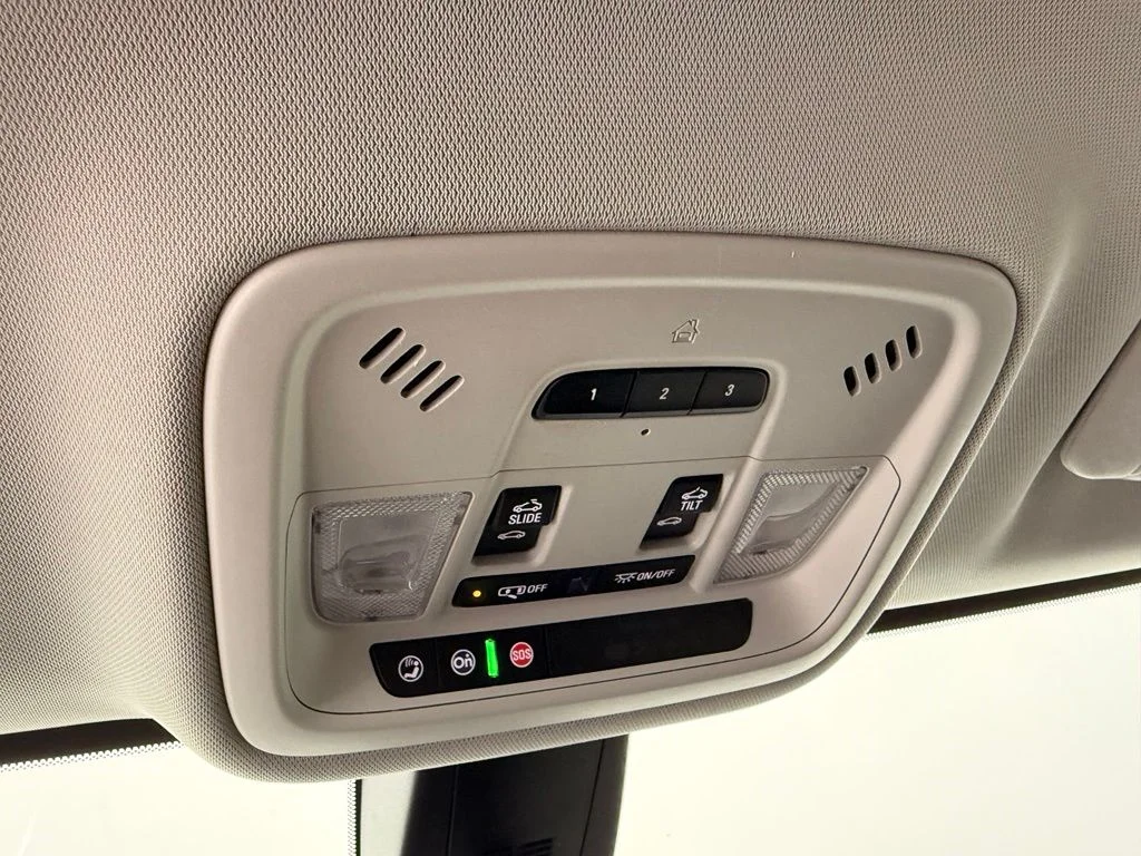 Used 2020 White Chevrolet Premier image 33