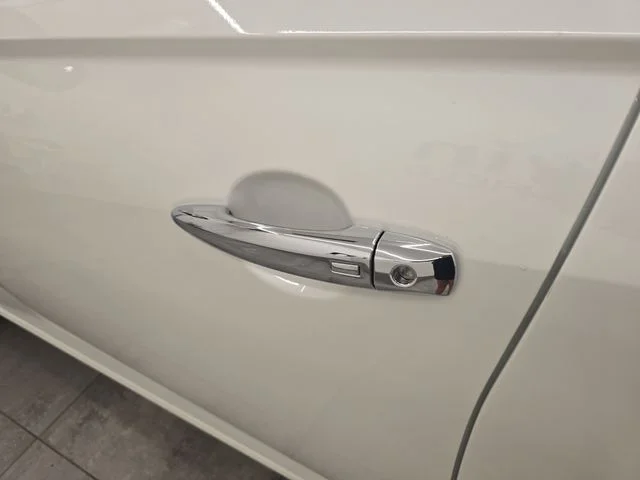 Used 2024 White Nissan 2.5 SV image 18