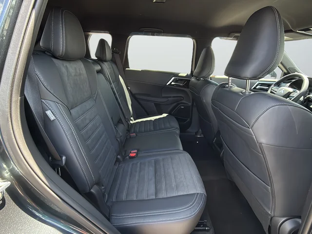 New 2026 Gray Mitsubishi LE image 1