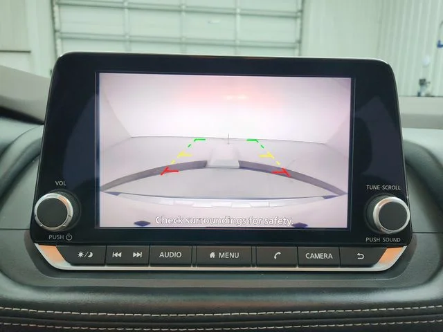 Used 2022 White Nissan SV image 28