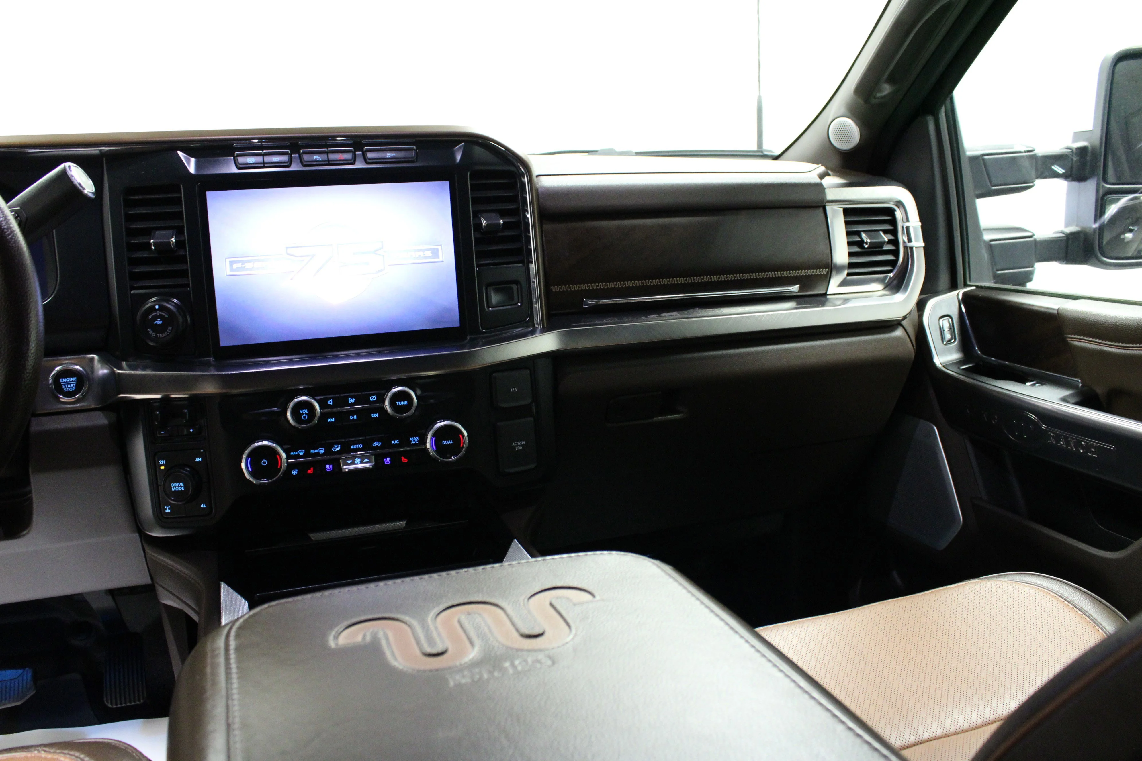 Used 2023 Agate Black Metallic Ford King Ranch image 19