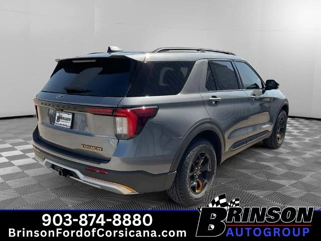 New 2026 Carbonized Gray Metallic Ford Tremor® image 25