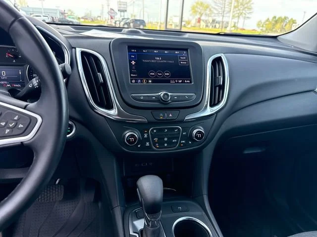 Used 2022 Silver Ice Metallic Chevrolet LT image 21