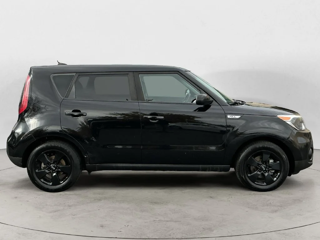 Used 2019 Black Kia Base image 4