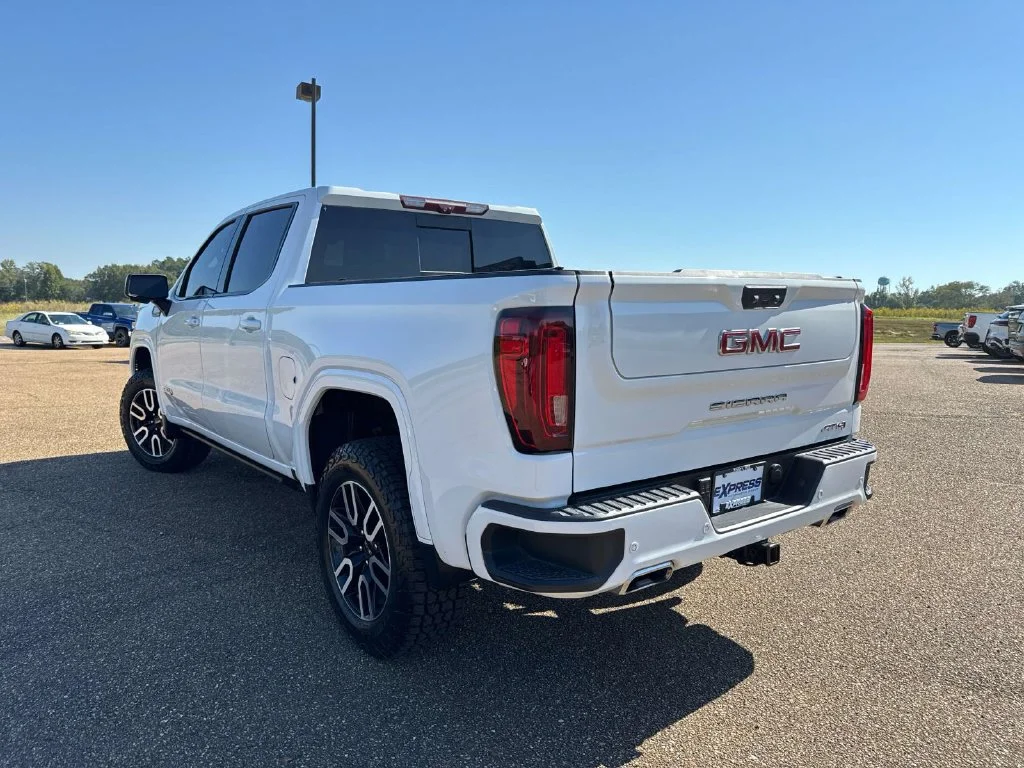 Used 2024 White GMC AT4 image 6