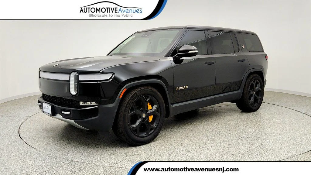 2023 Rivian R1S Adventure Quad-Motor Large Pack's photo