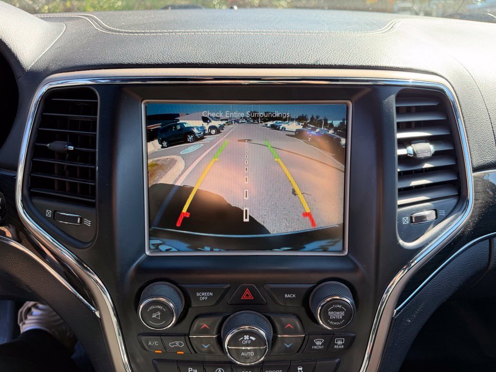 Used 2016 Brilliant Black Crystal Pearlcoat Jeep Overland image 21